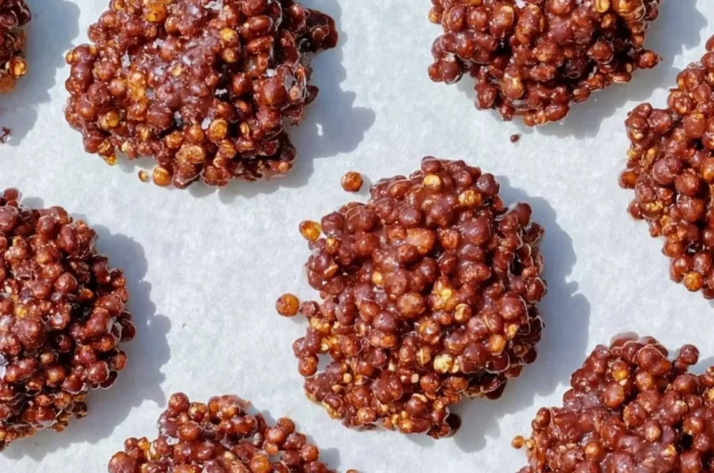Delicious and crunchy quinoa bites for a healthy snack option.