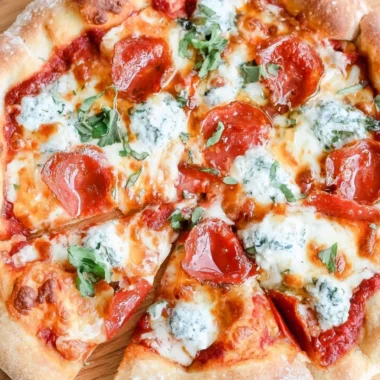 Delicious hot honey pizza with drizzled honey and spicy toppings